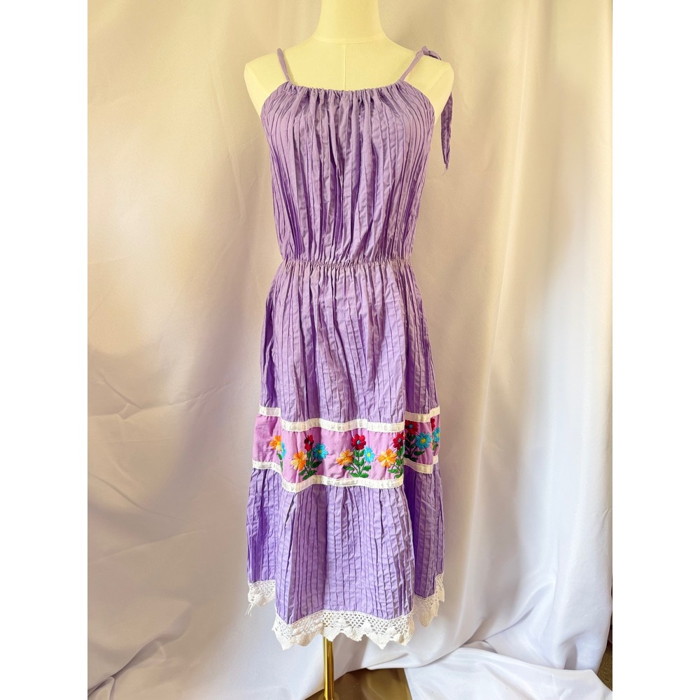 Vintage Embroidered Cotton Sundress Pintuck Detail Floral Folk Style cottage S/M